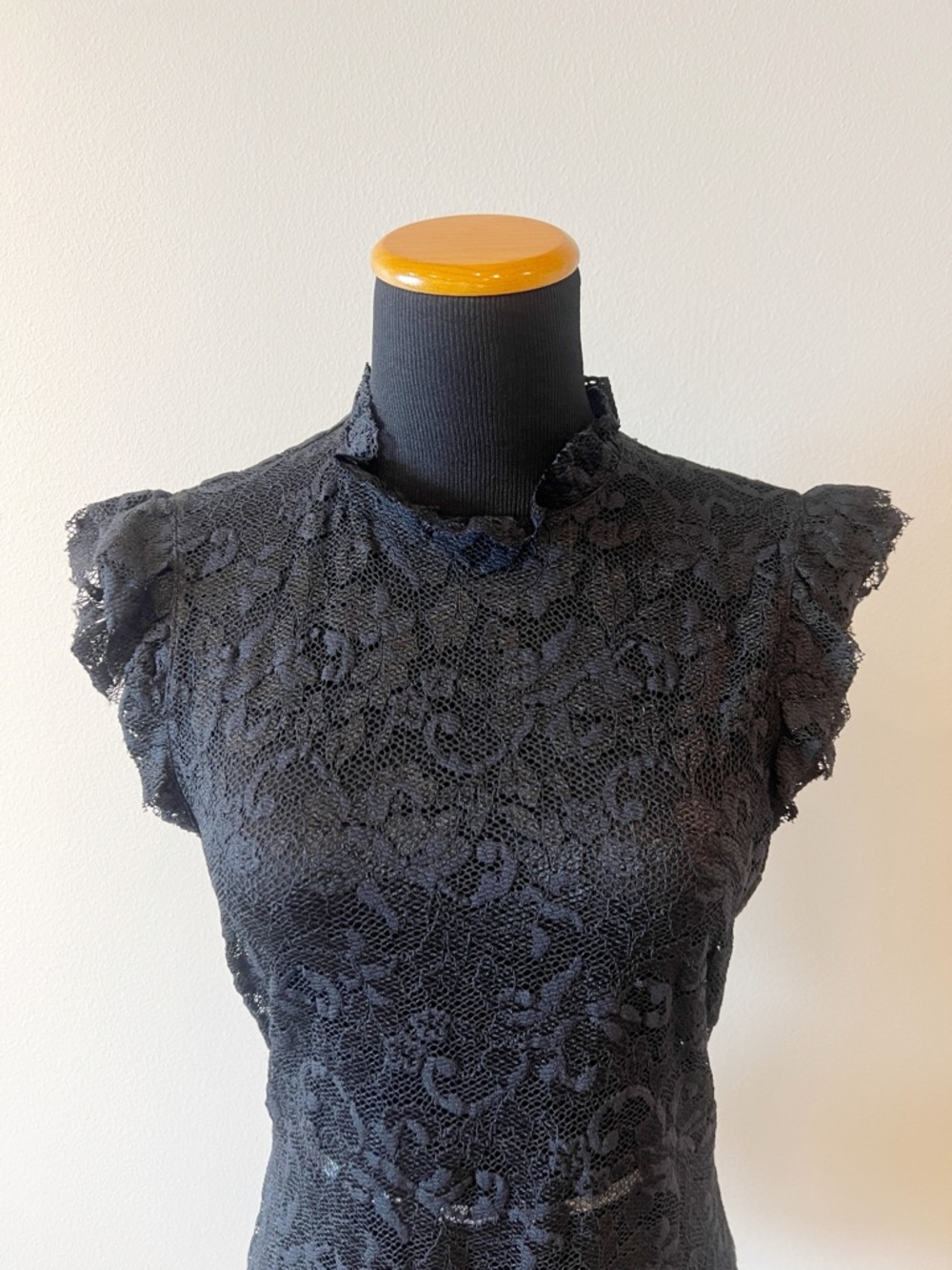 L’AGENCE Kassia Ruffle Lace Top - Picture 6 of 13